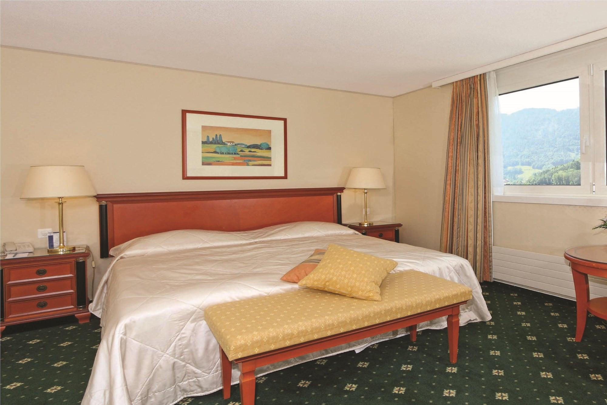 Metropole Hotel 4*
