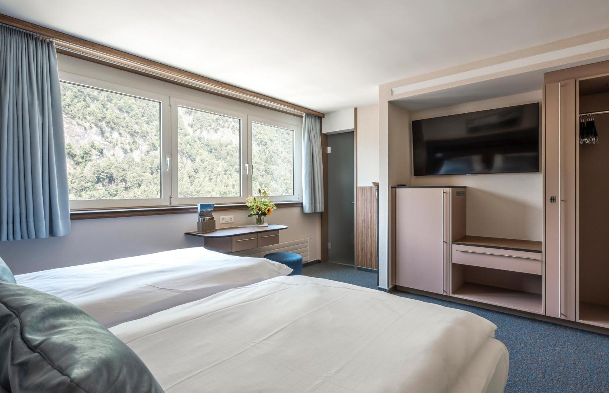 Metropole Hotel 4*